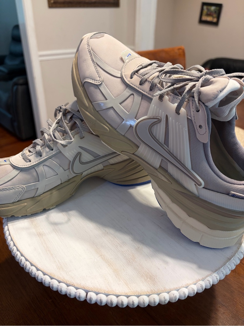 Nike V2K Run Light Bone Beige Size 8.5 - Worn 3x - Like New